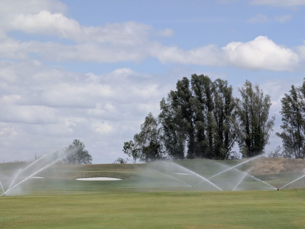 Congratulations to all the companies involved, as well as to Le Golf National’s maintenance team, for their remarkable dedication to this project.